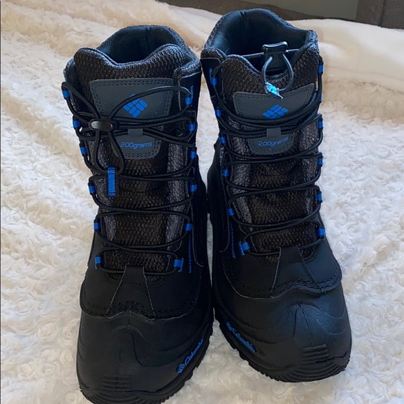 Boys Columbia Snow Boots - Picture 8 of 11